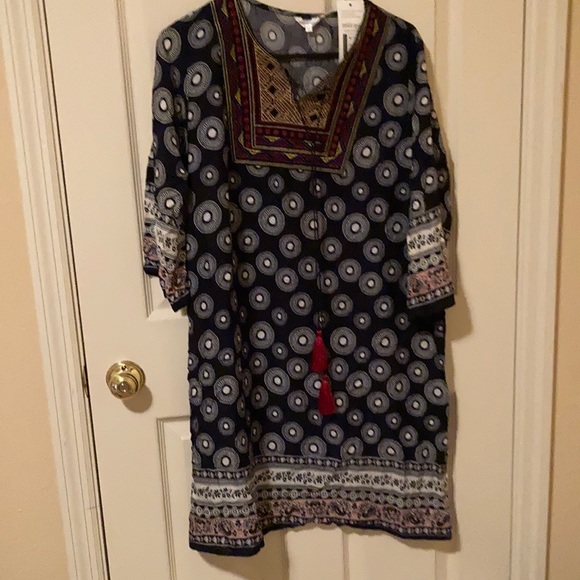 Dress - Picture 1 of 2